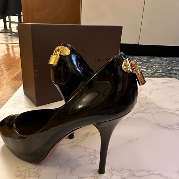Louise Vuitton pumps size 10. Patent leather high gloss brown - Picture 3 of 6